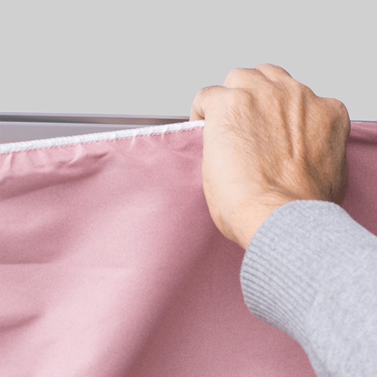 FABRIC GOING ON A LED FABRIC LIGHT BOX