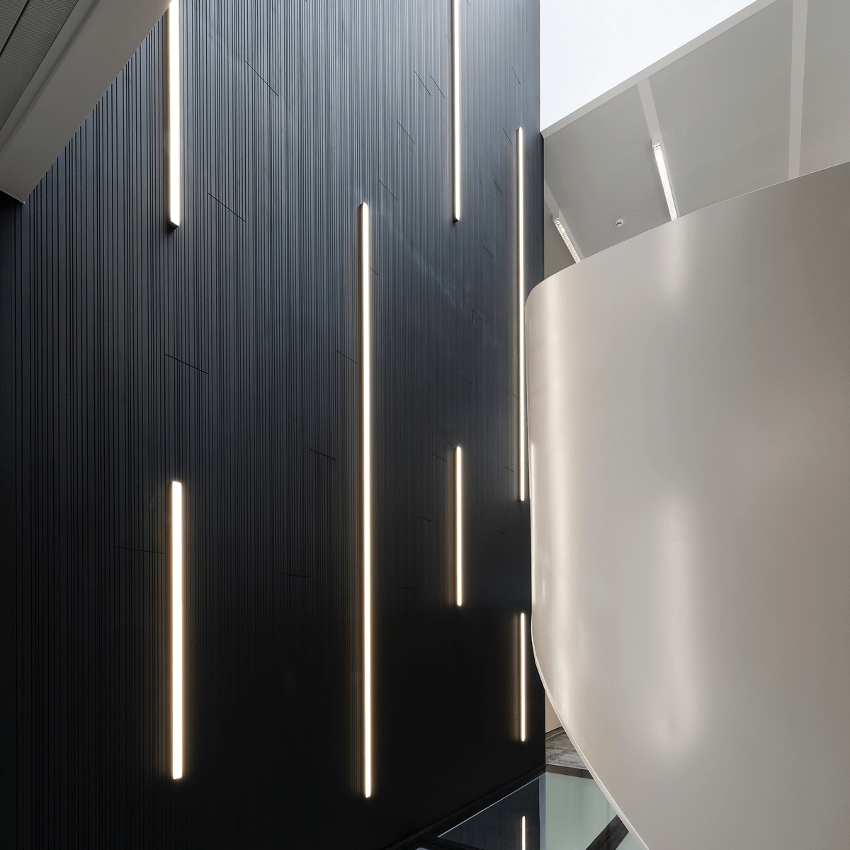 Ninza Linear Surface Mount Light Fixture8